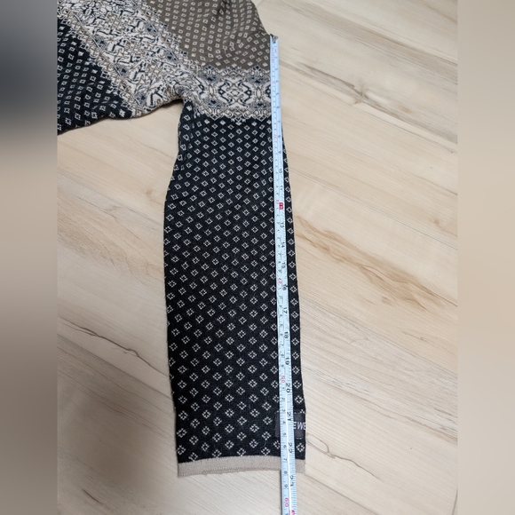 Icewear Black and Brown Patterned Women's Sweater - Picture 10 of 10